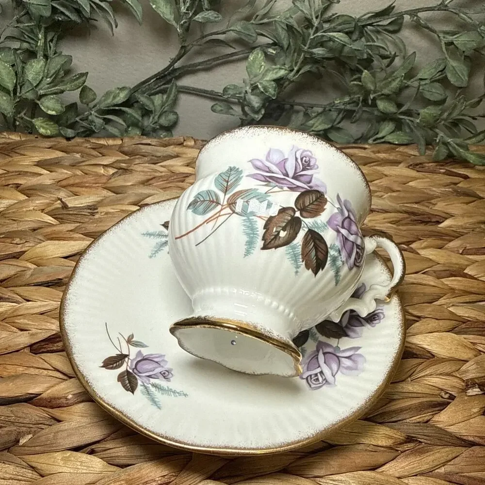 Elizabethan Bone China England Purple Rose Ivory Teacup Saucer Gold Gilt Vintage
